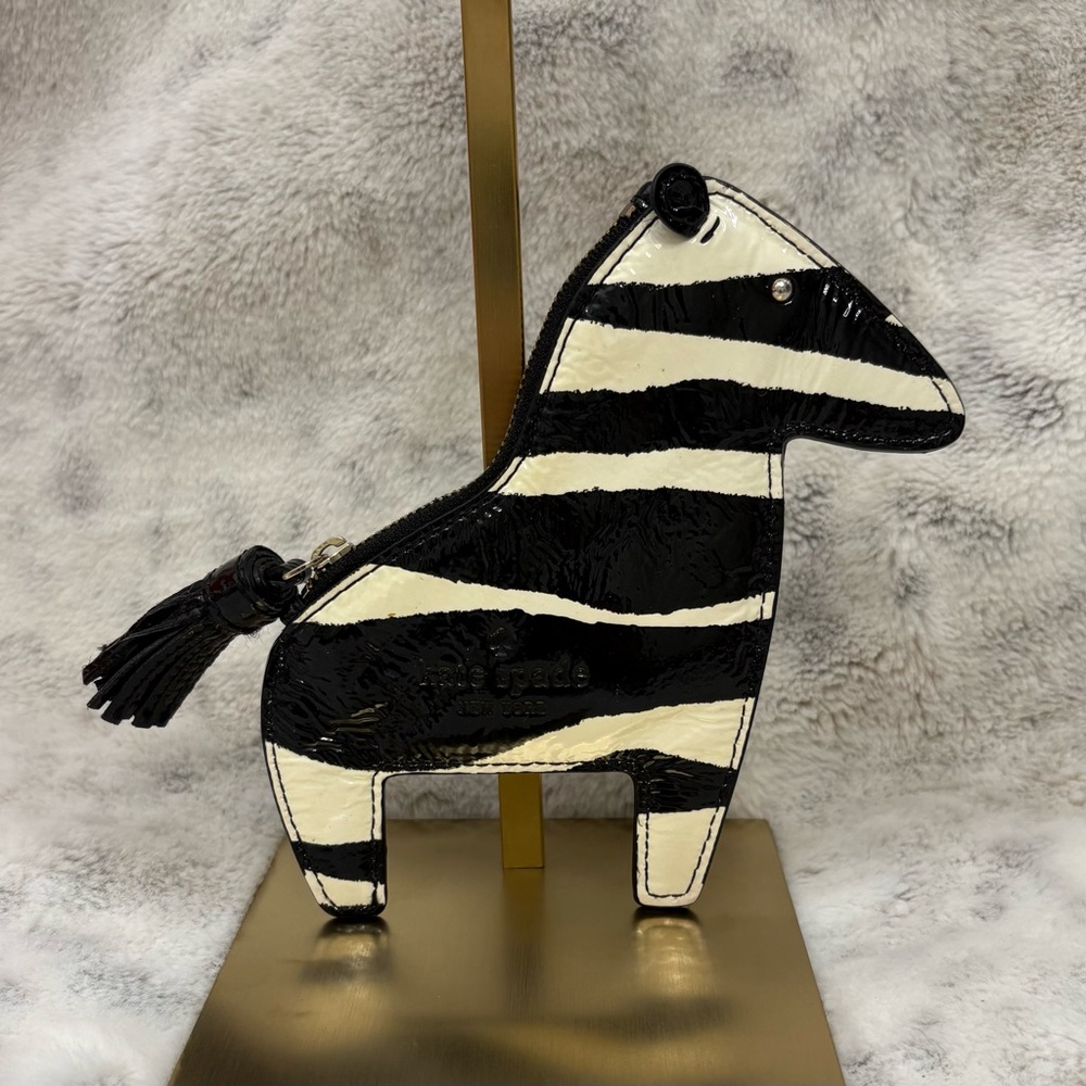 Kate Spade ♠️ Zebra Coin pouch with Metal zipper. Collector Rare patent leather - Picture 1 of 4